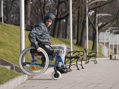 „Pierwsza miłość”: Paweł na wózku opuszcza szpital