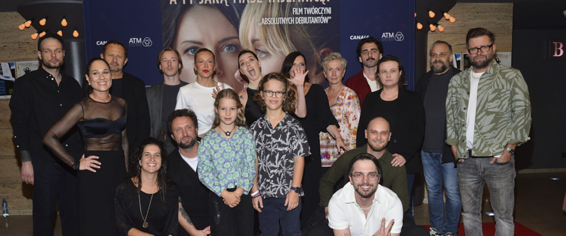 Gwiazdy na uroczystej premierze filmu „Rzeczy niezbędne” [ZOBACZ ZDJĘCIA]