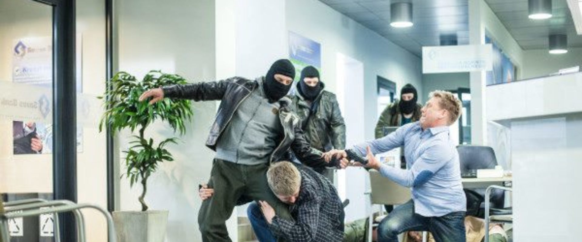 Strzelanina w banku i zaskakujący zwrot w sprawie Agaty – „Pierwsza miłość” 10 – 14 lutego