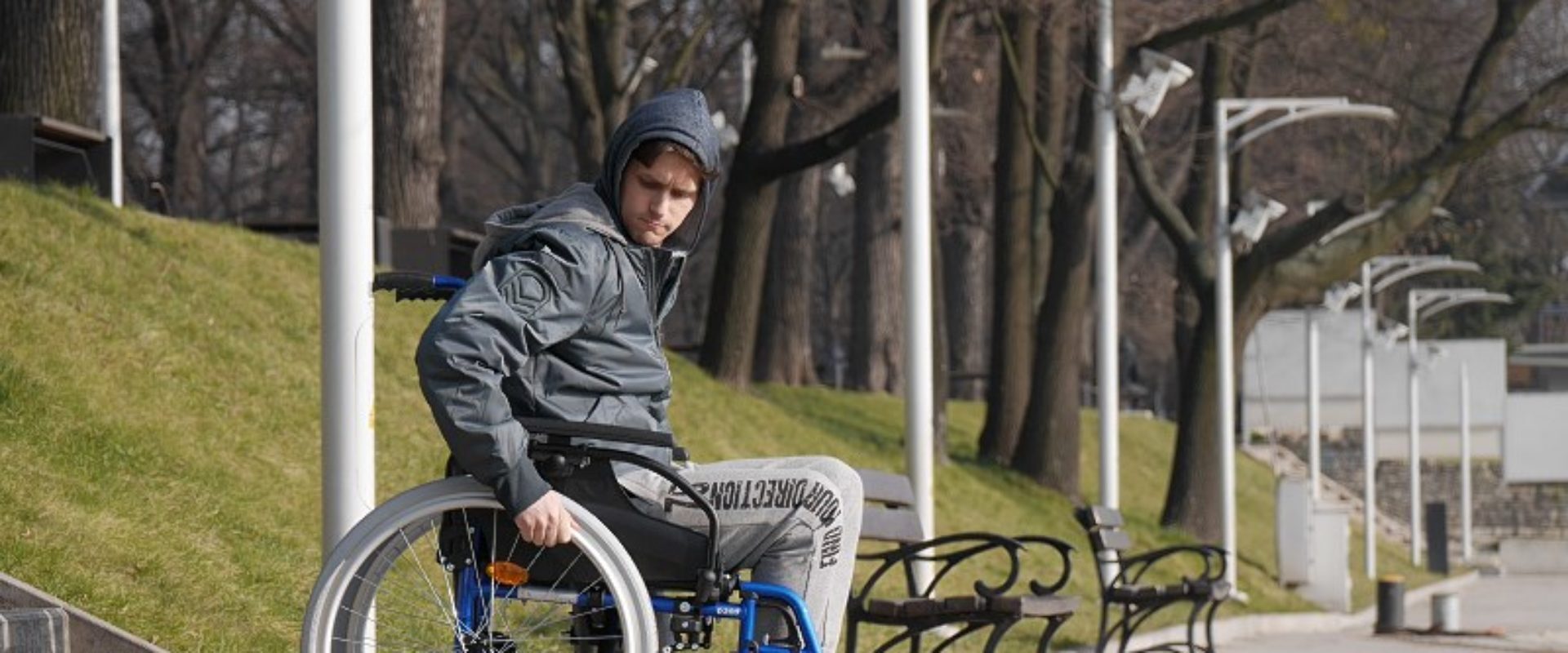 „Pierwsza miłość”: Paweł na wózku opuszcza szpital
