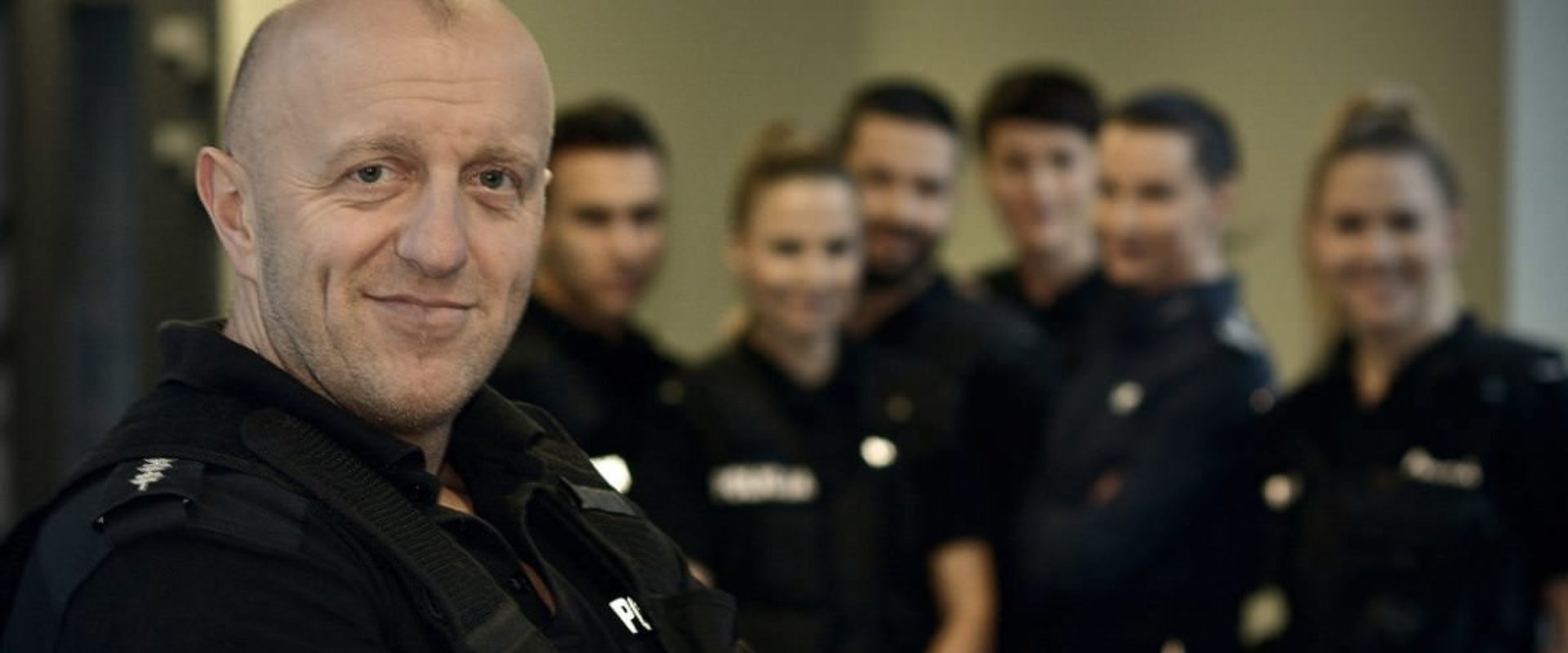 Gwiazda „Policjantek i policjantów” rapuje!