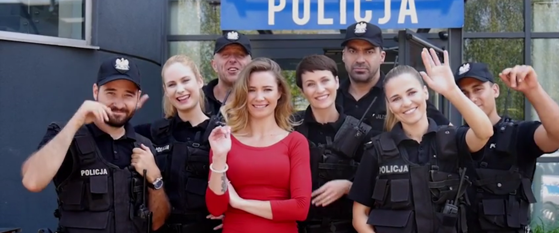 „Policjantki i policjanci” składają życzenia (wideo)