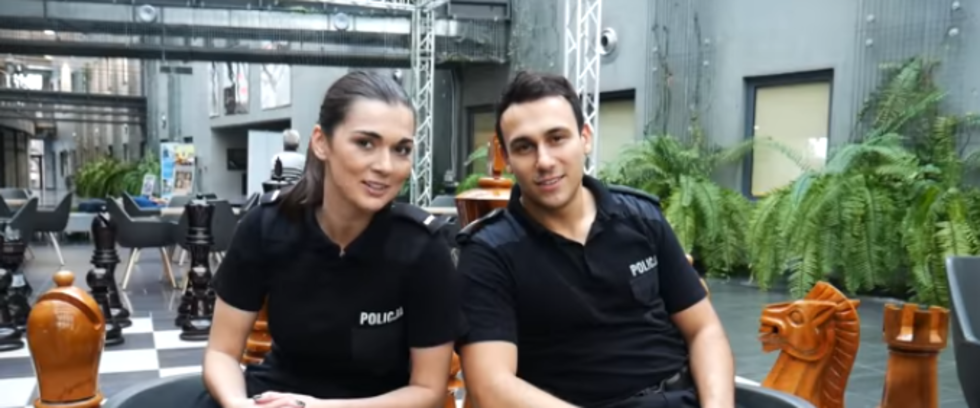 „Policjantki i policjanci”: Walentynkowy test zgodności (wideo)