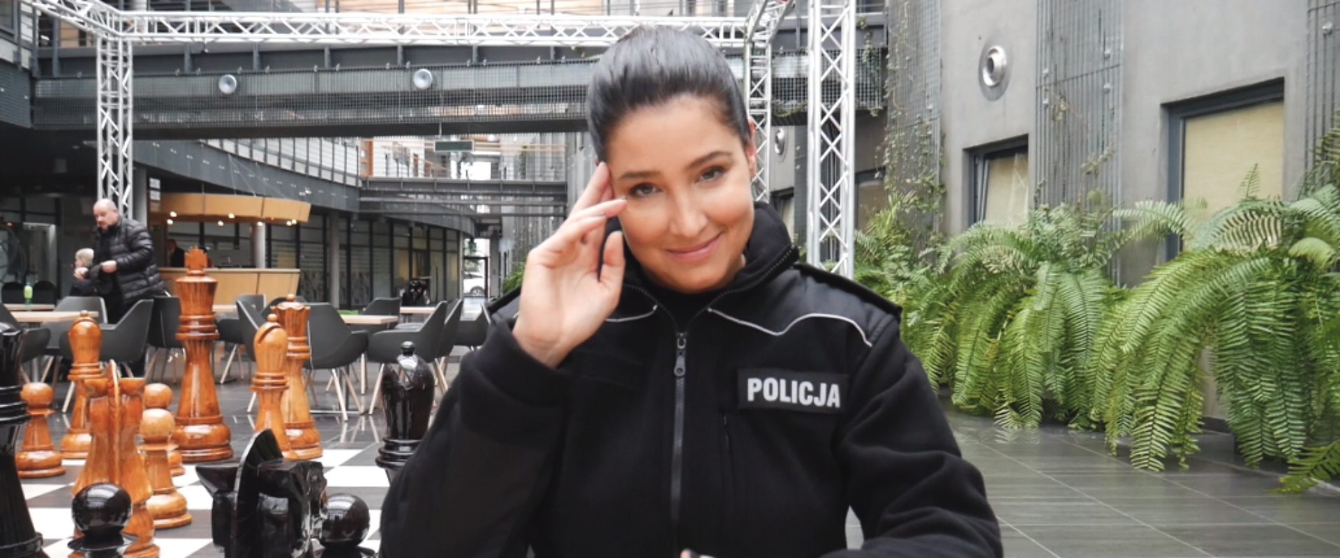 Laura Samojłowicz jako Karina w „Policjantkach i policjantach” (wideo)